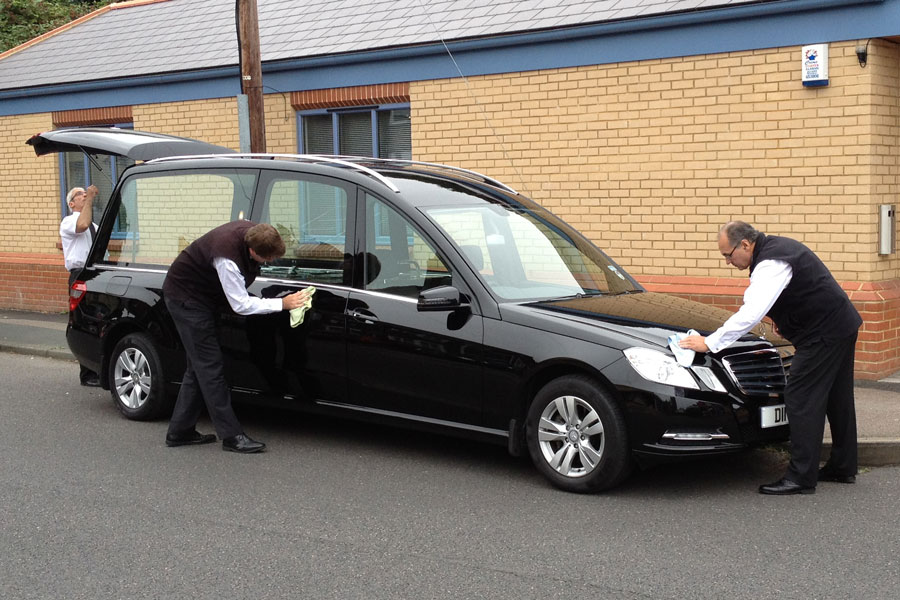 J Dilnot Smith & Son Funeral Directors
