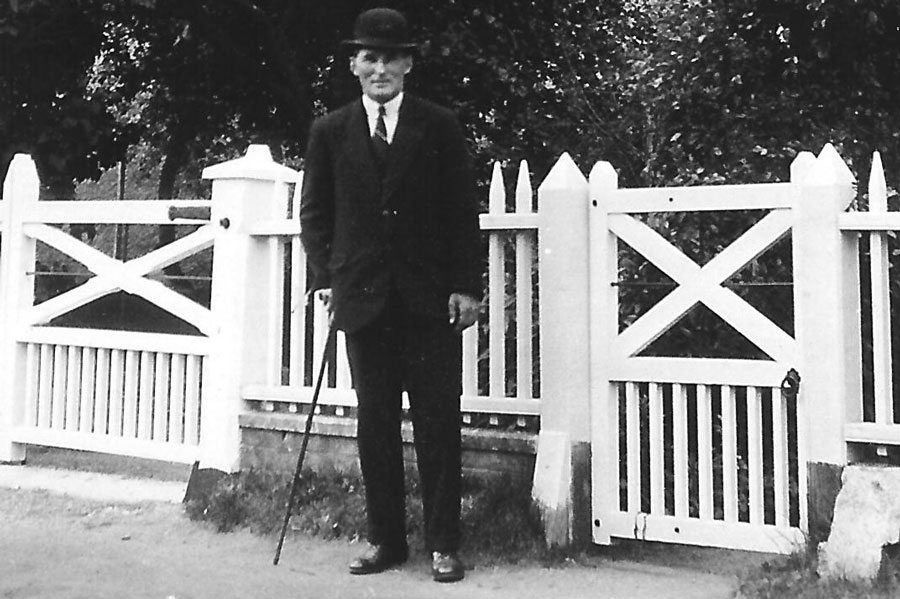 J Dilnot Smith & Son Funeral Directors